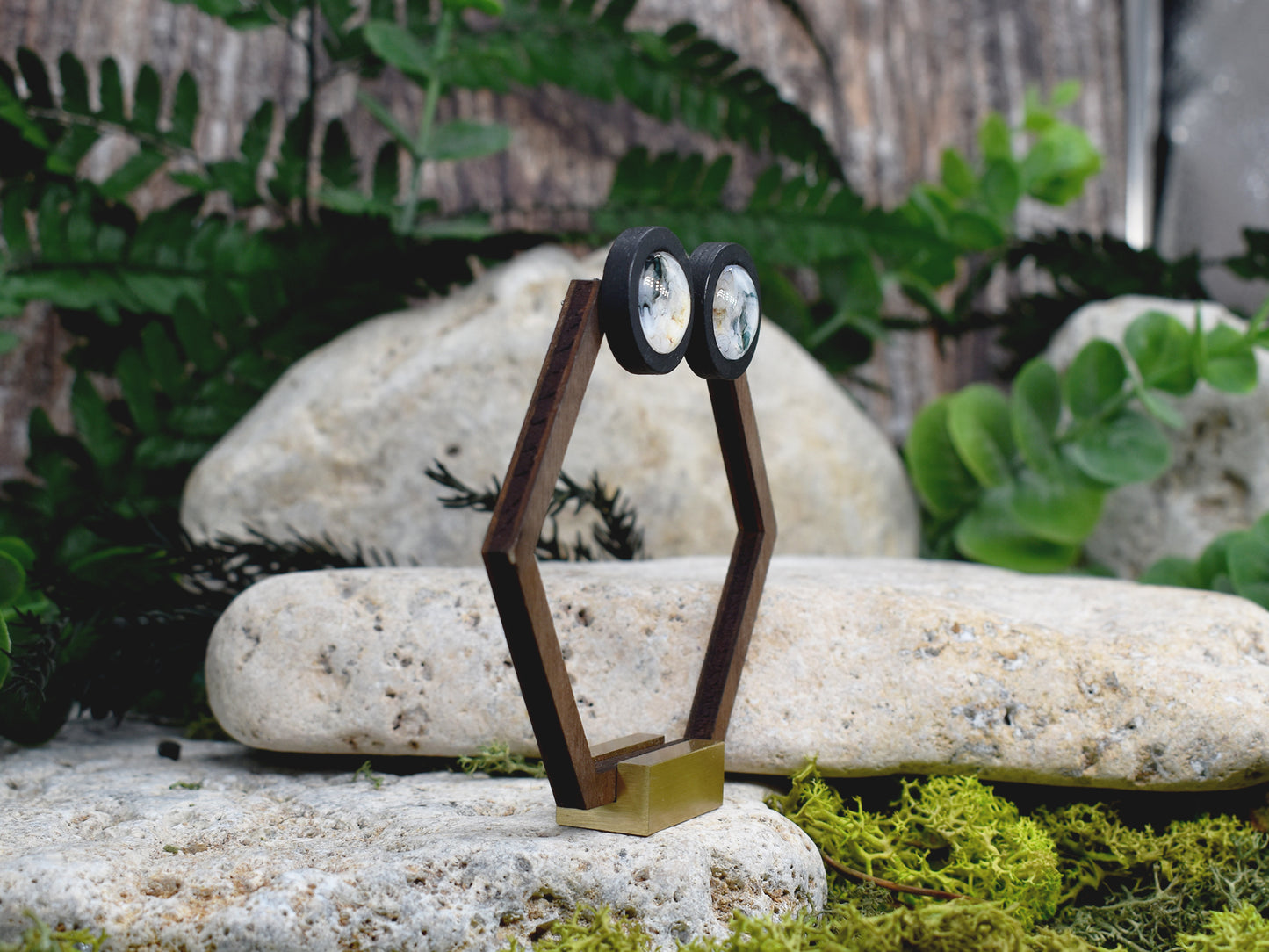 Drewniane kolczyki wkrętki z abstrakcyjnym wzorkiem Spirit Of Copper