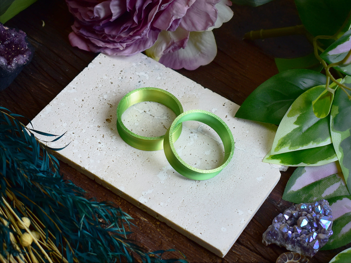 Ear tunnels 10-100mm | Green Yellow | 12 Shapes