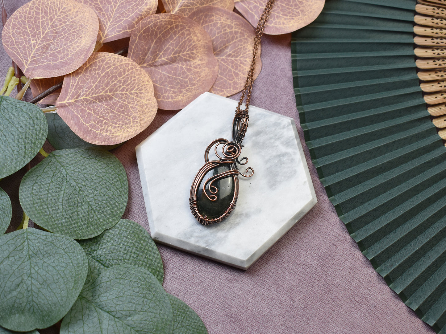 Miedziany wisiorek wire wrapping z agatem mszystym Spirit Of Copper