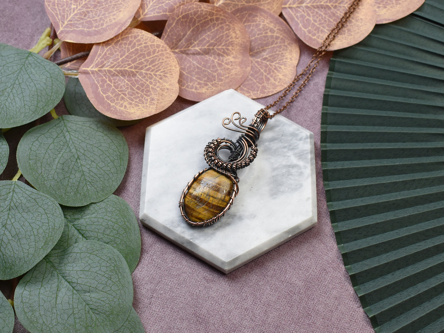 Miedziany wisiorek wire wrapping z tygrysim okiem Spirit Of Copper