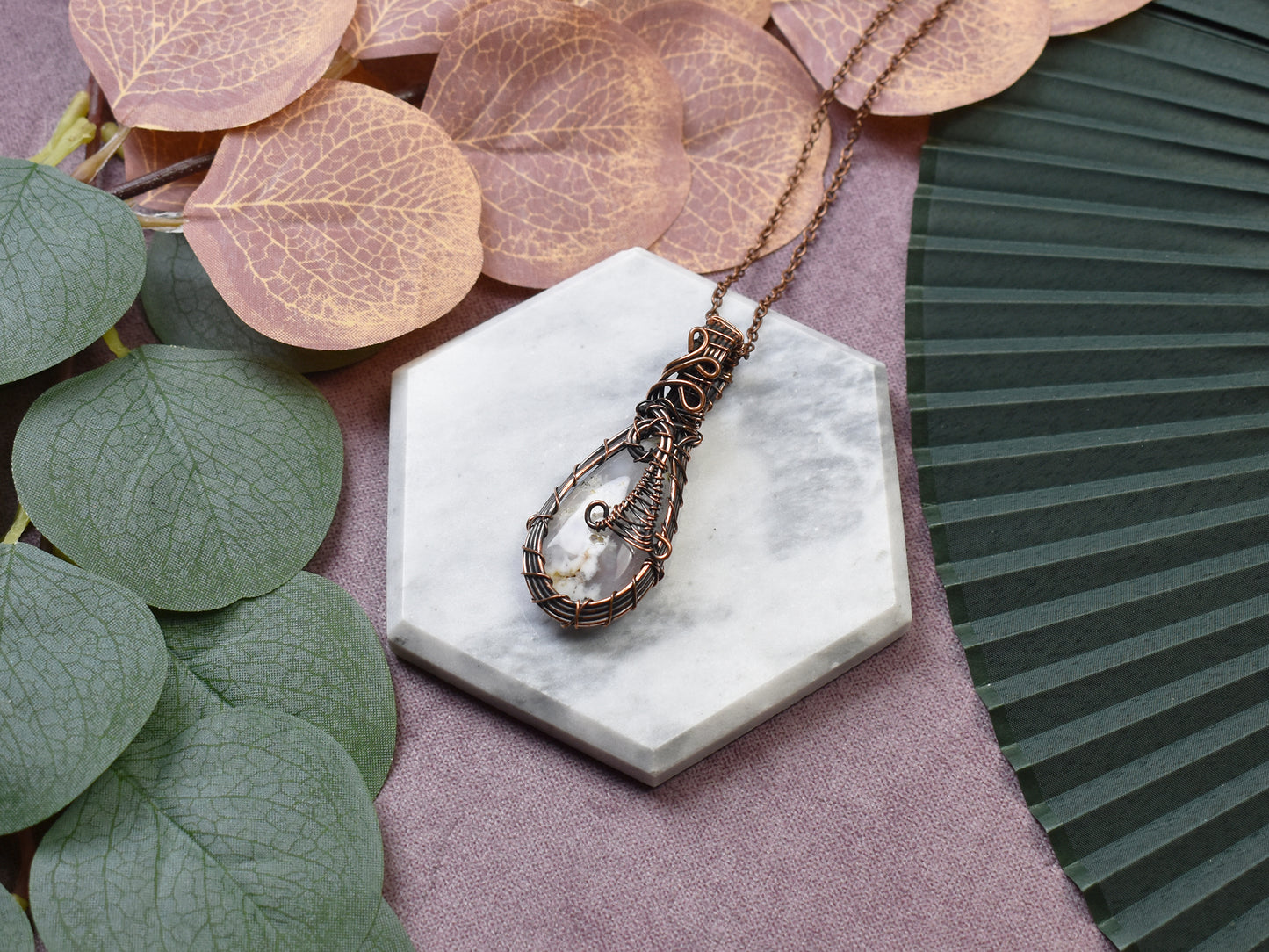 Miedziany wisiorek wire wrapping z opalem dendrytowym Spirit Of Copper