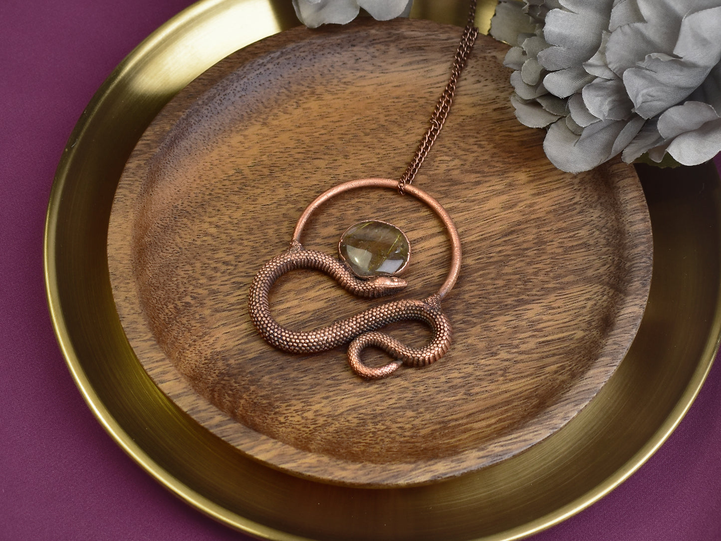 Miedziany wisiorek wąż z kwarcem ze złotym rutylem Spirit Of Copper