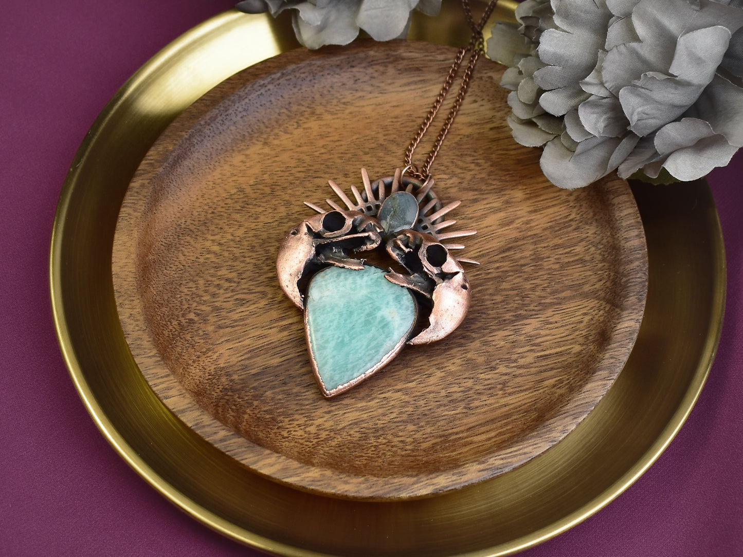 Miedziany wisior z czaszkami papug i amazonitem Spirit Of Copper