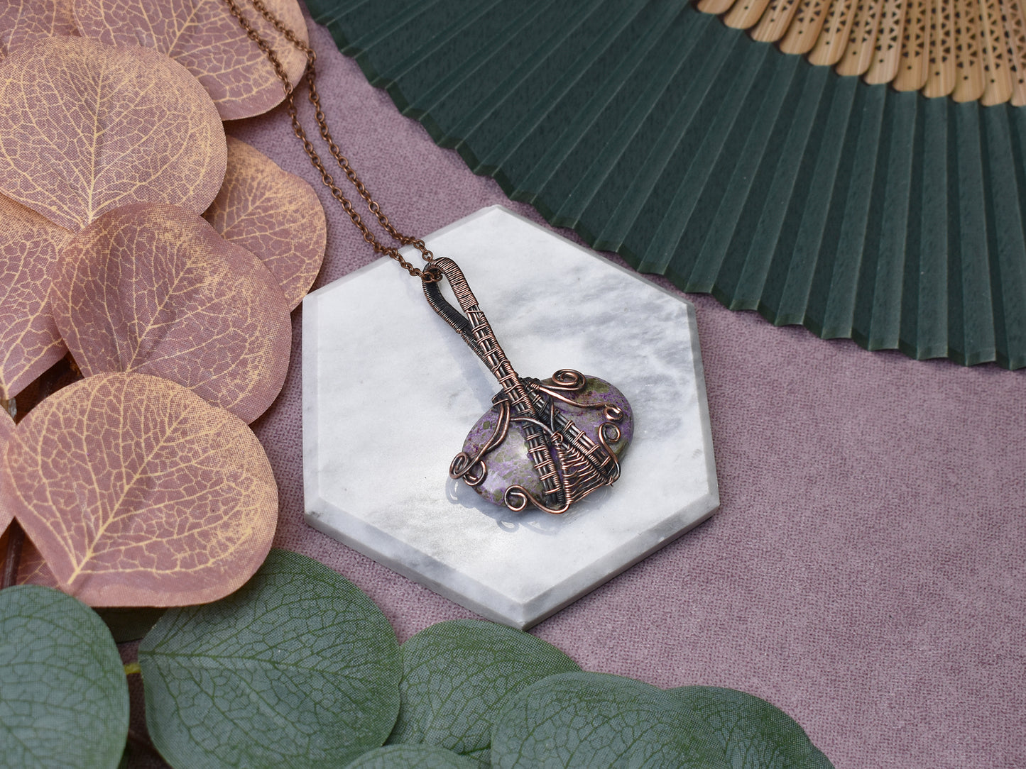 Miedziany wisiorek wire wrapping z purpurytem Spirit Of Copper