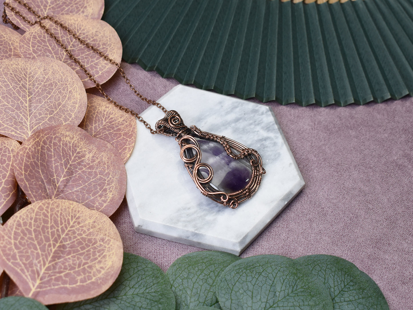 Miedziany wisiorek wire wrapping z ametystem Spirit Of Copper