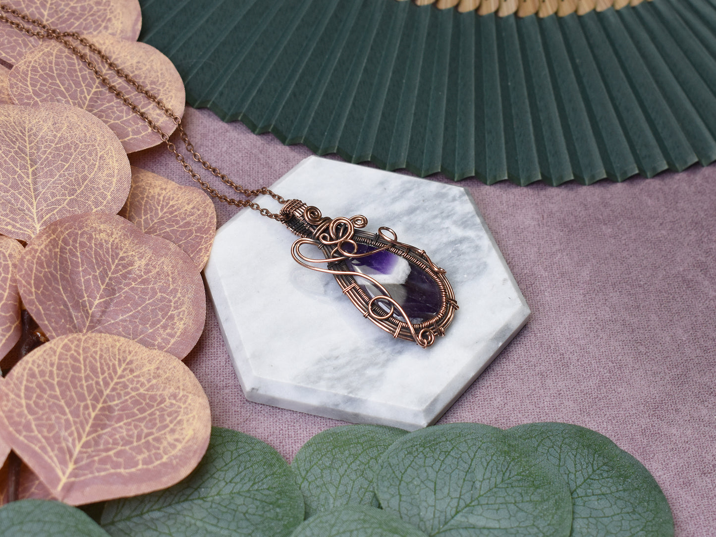 Miedziany wisiorek wire wrapping z ametystem Spirit Of Copper