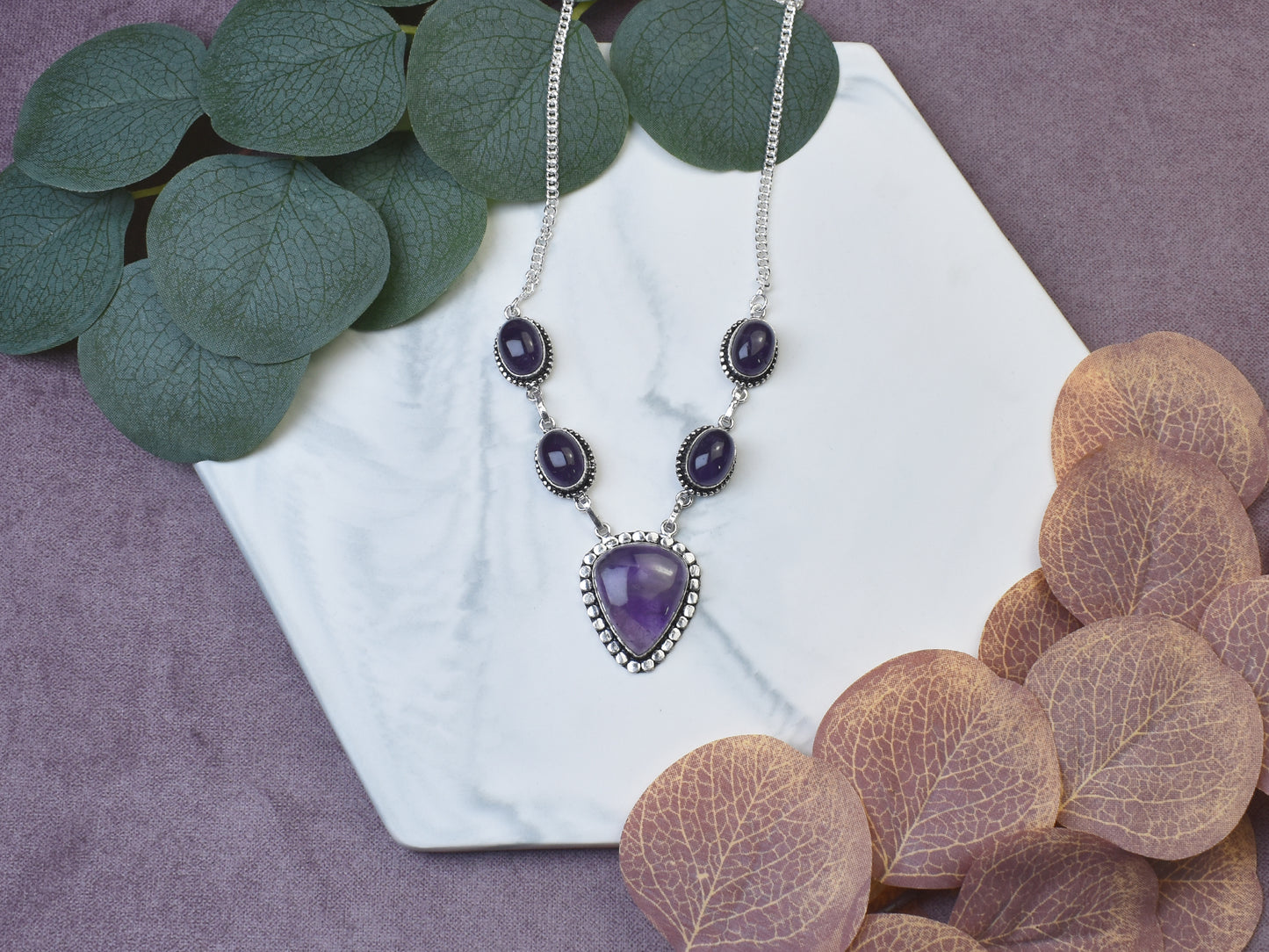 Posrebrzany elegancki naszyjnik z ametystami Spirit Of Copper