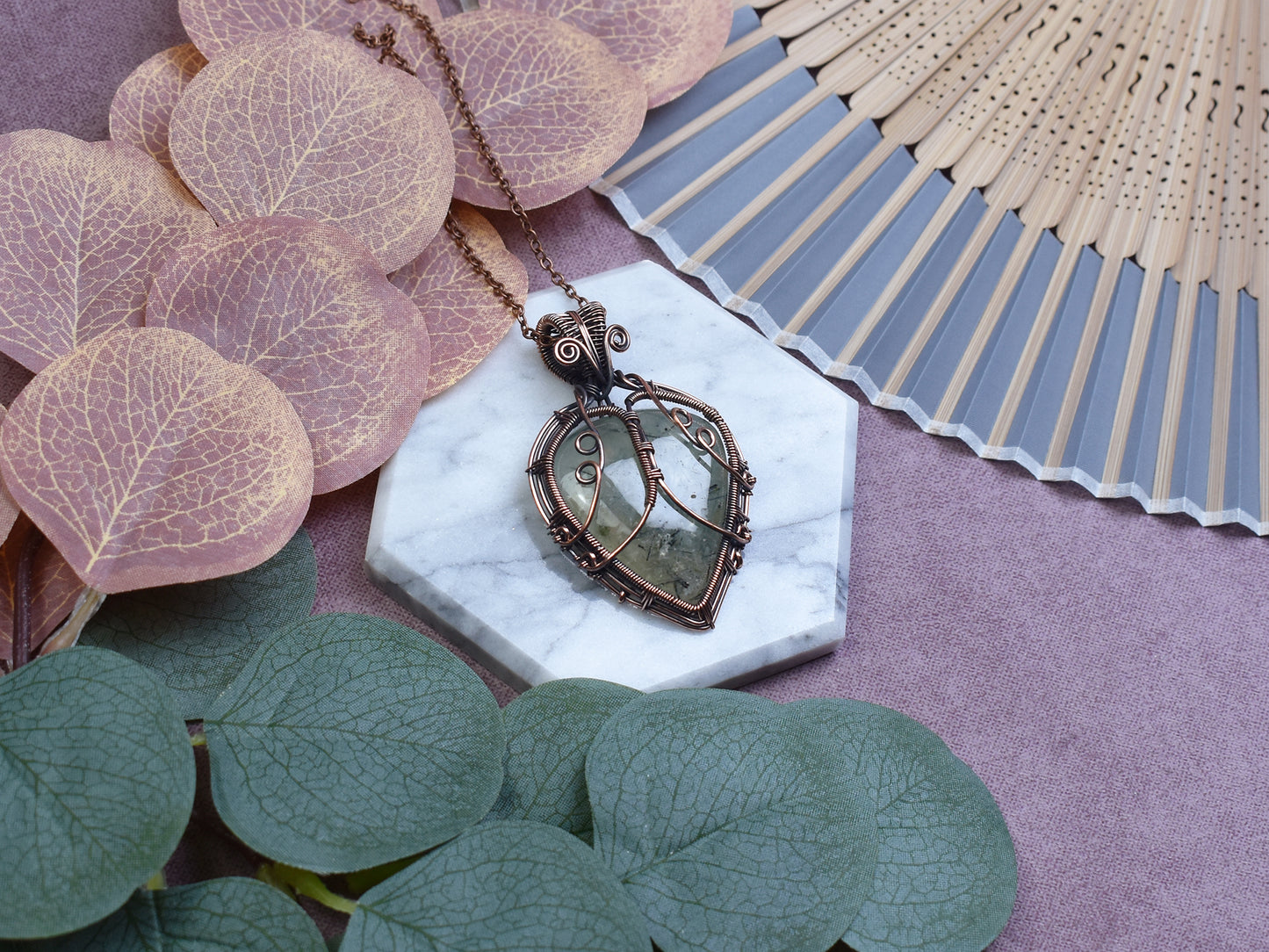 Miedziany Wisiorek Wire-Wrapping z Prehnitem