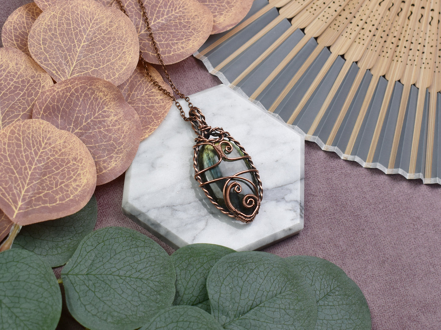 Miedziany Wisiorek Wire-Wrapping z Labradorytem