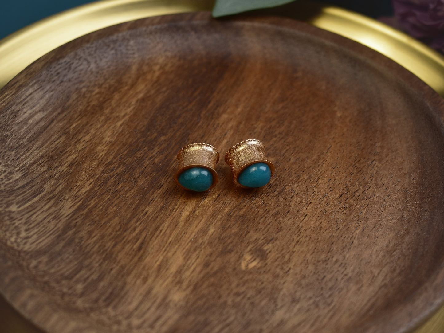 Złote plugi do uszu 10mm z jadeitem | Łezki | Para Spirit Of Copper