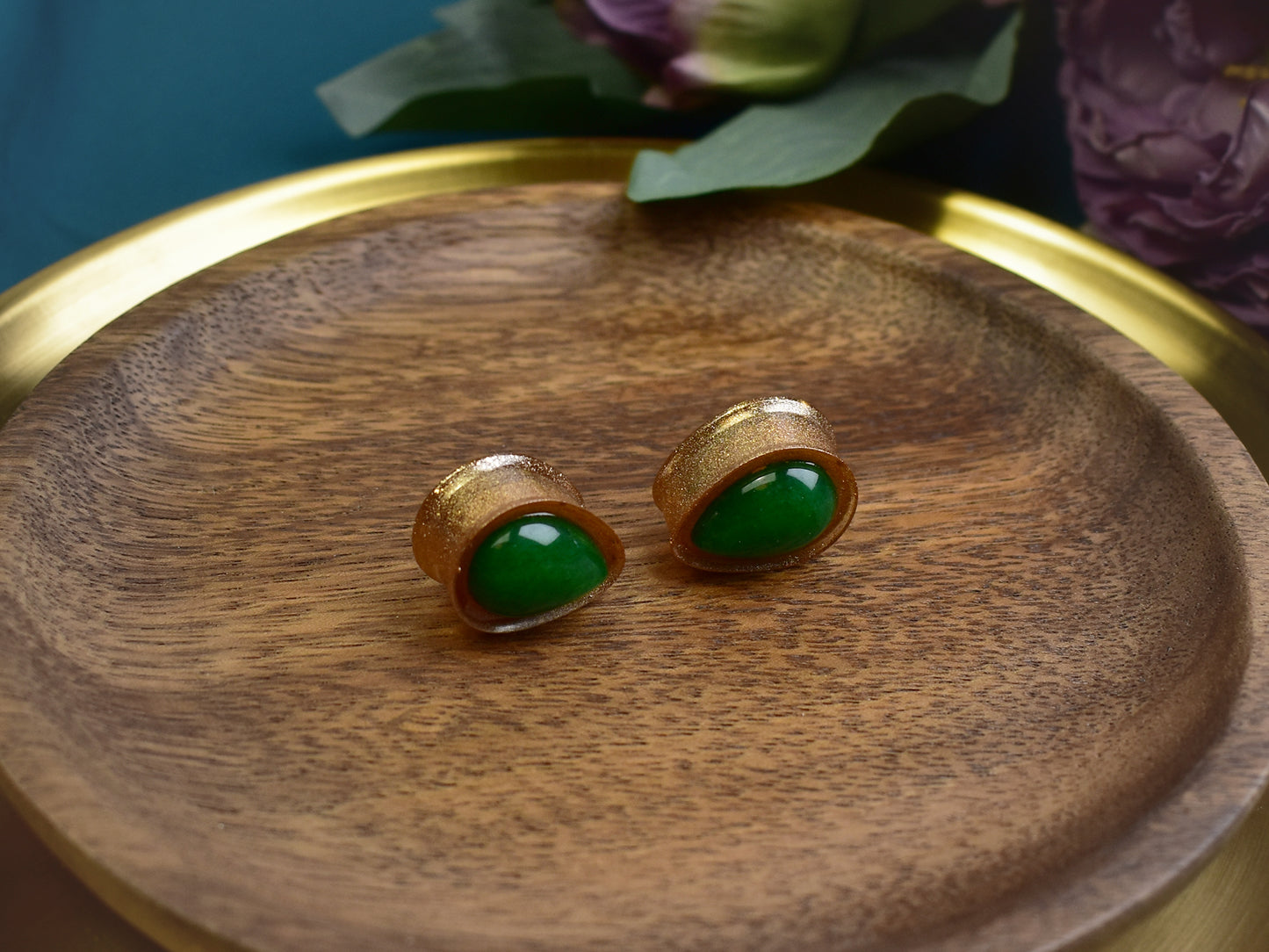Złote plugi do uszu 19mm z jadeitem | Łezki | Para Spirit Of Copper