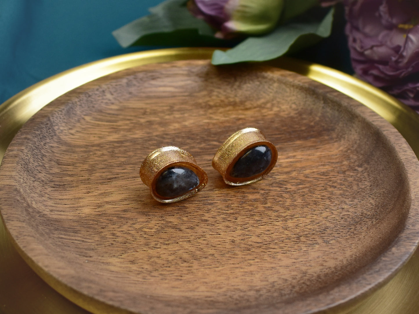 Złote plugi do uszu 19mm z larvikitem | Łezki | Para Spirit Of Copper
