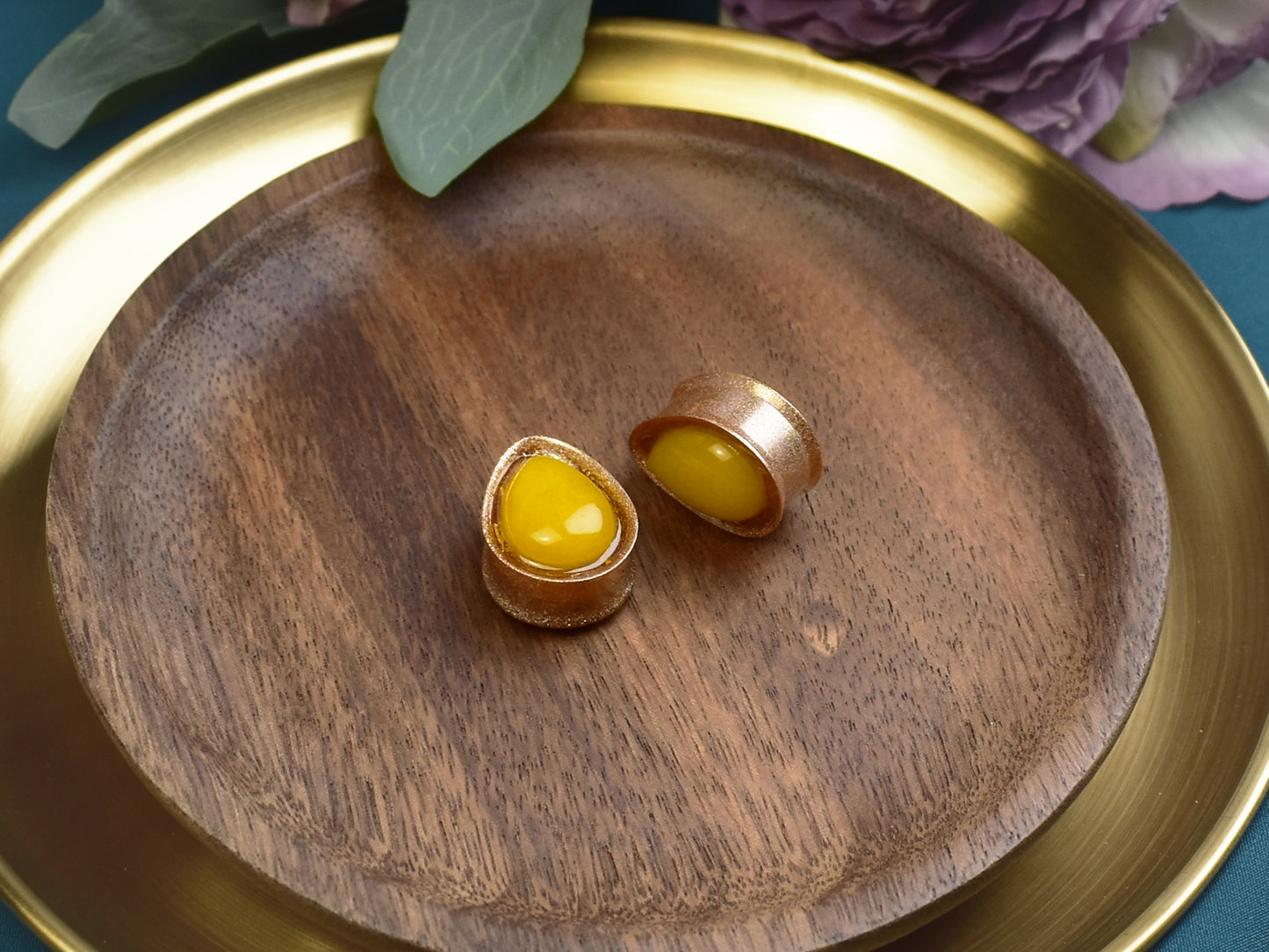 Złote plugi do uszu 22mm z jadeitem | Łezki | Para Spirit Of Copper