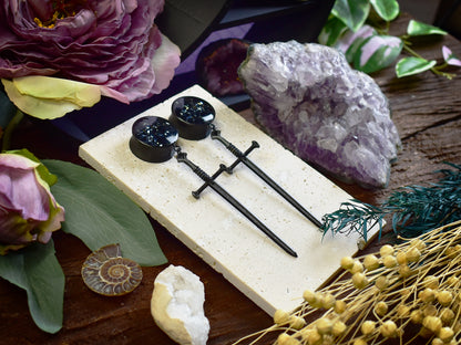 ear tunnels with sword-shaped pendant and black rhinestones, stylish and lightweight