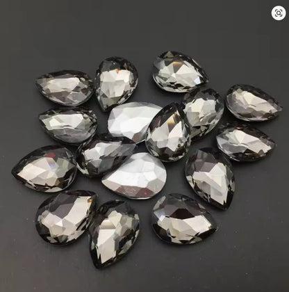 Teardrop Ear Plugs with Glass Crystal - Black
