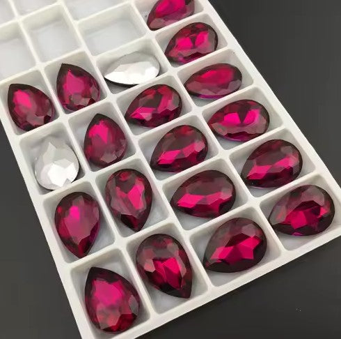 Teardrop Ear Plugs with Glass Crystal - Fuchsia
