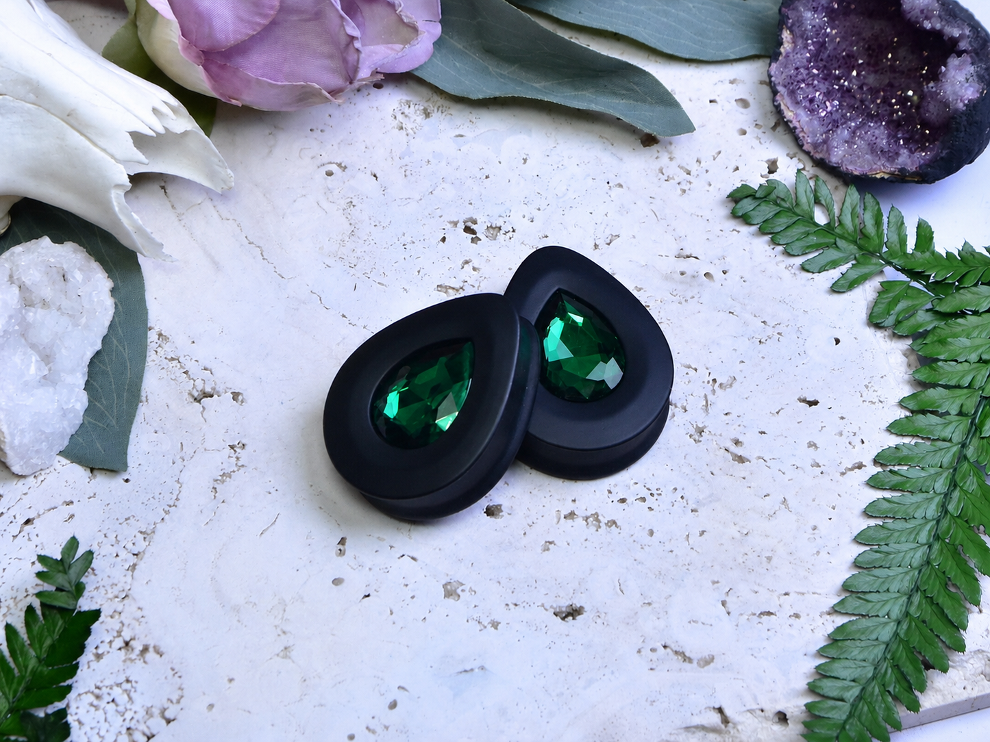 Teardrop Ear Plugs with Glass Crystal - Emerald