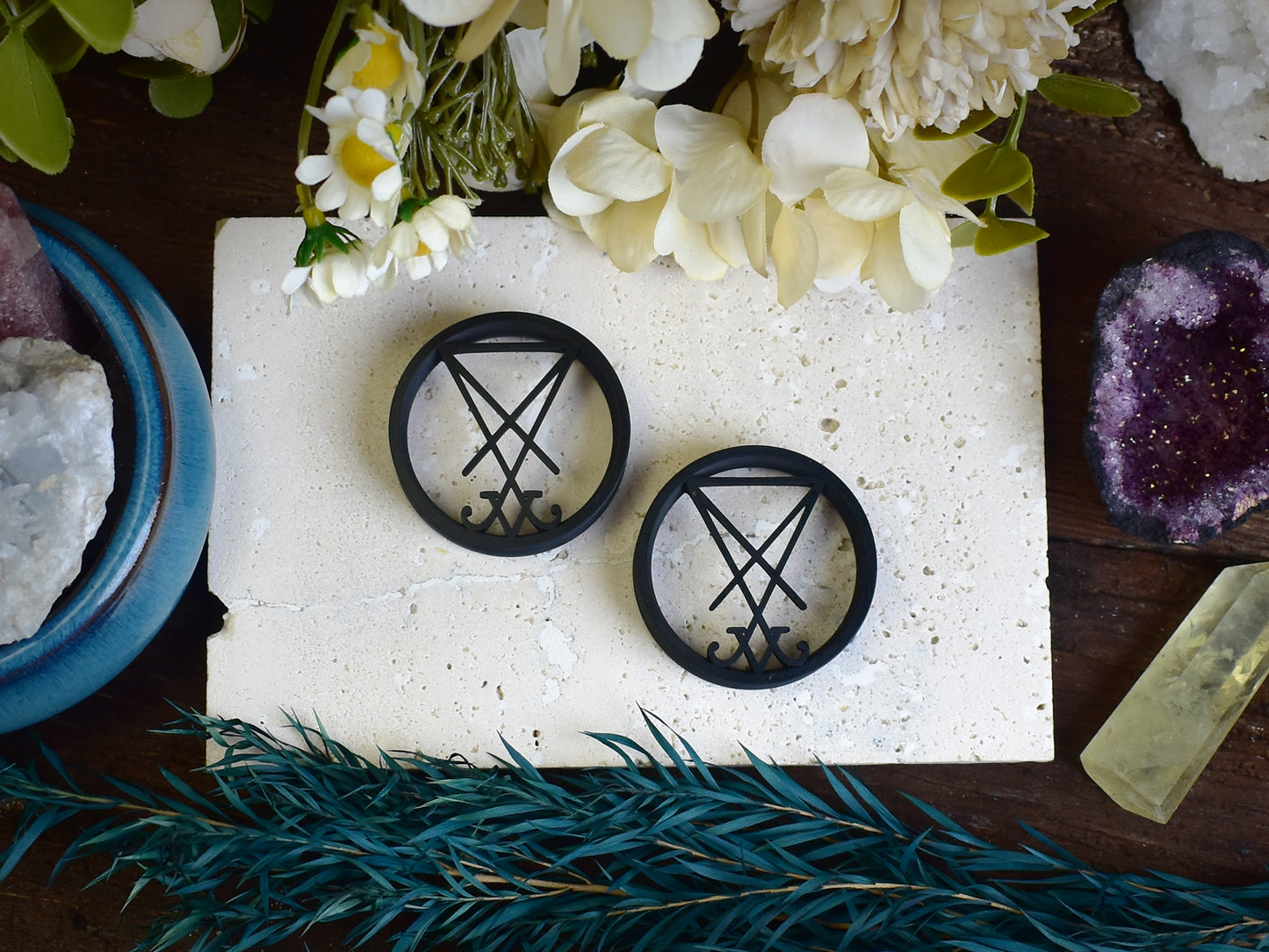 Tunele do Uszu z Pieczęcią Lucyfera | 14 Kolorów