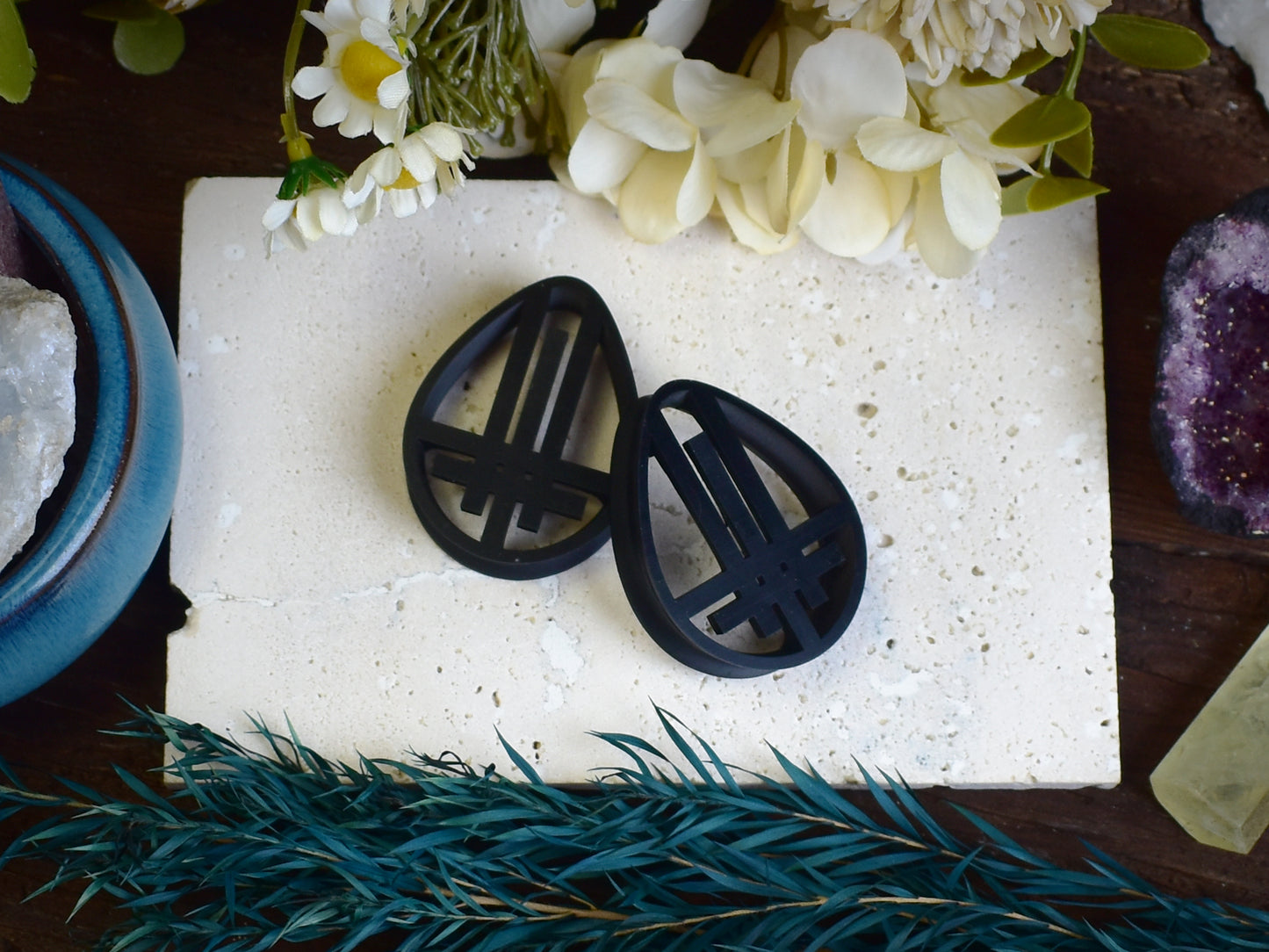 Tunele w Kształcie Łezki z Potrójnym Odwróconym Krzyżem | 14 Kolorów