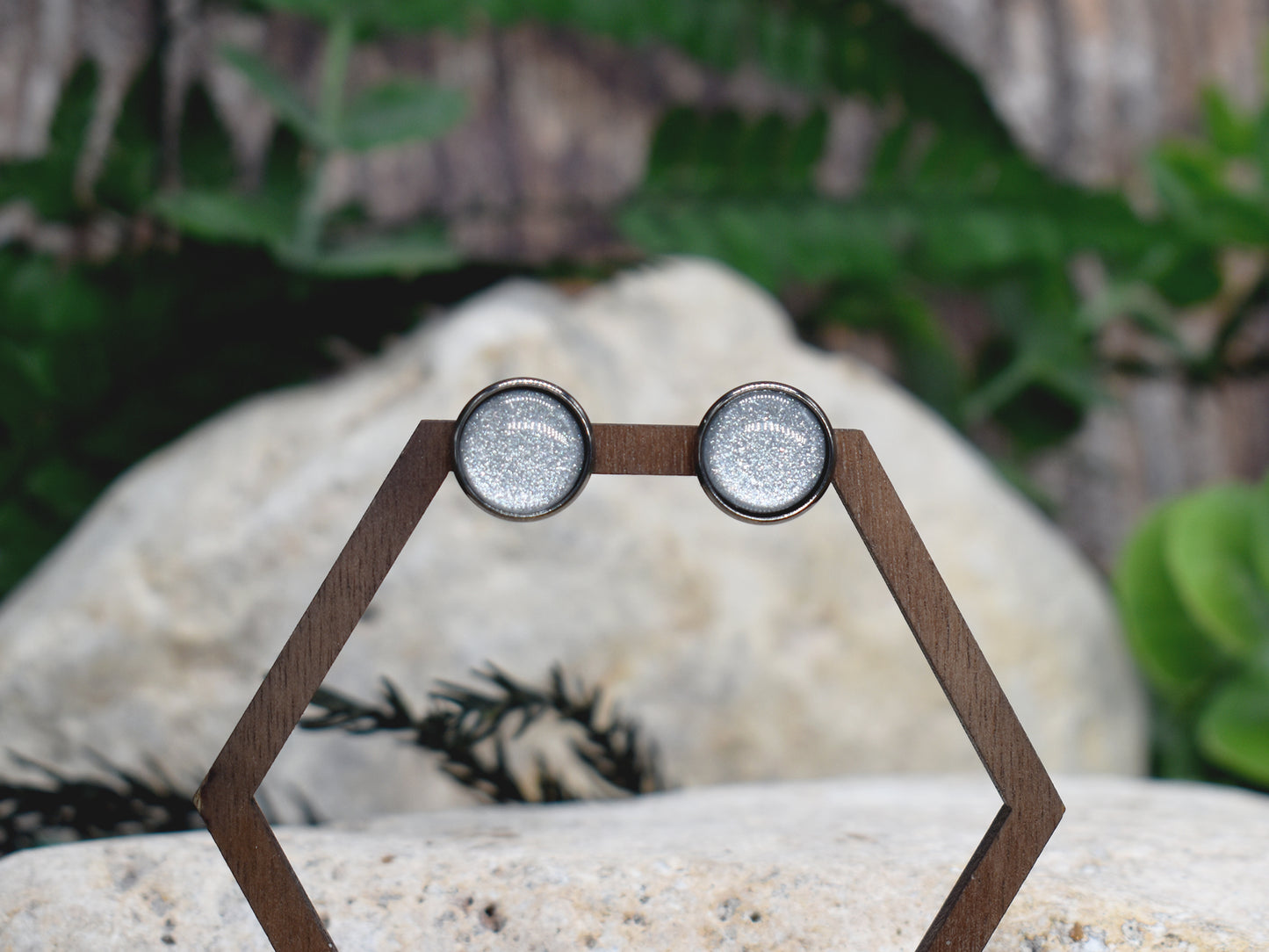 Stalowe kolczyki wkrętki z brokatowymi oczkami Spirit Of Copper