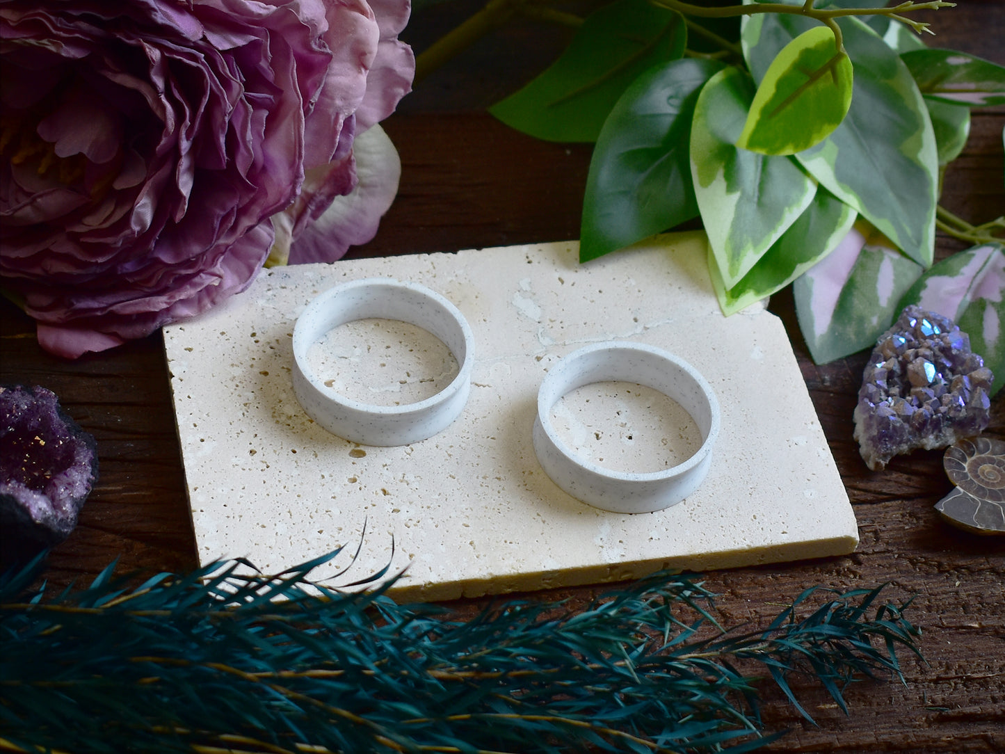 Tunele do uszu 10-100mm | Biały marmur