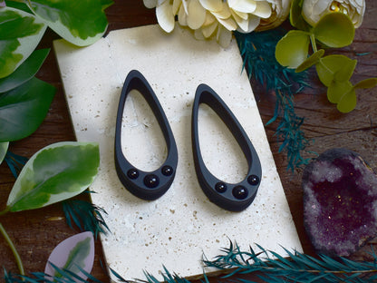 Long Teardrop Ear Plugs 25-100mm with Black Onyx