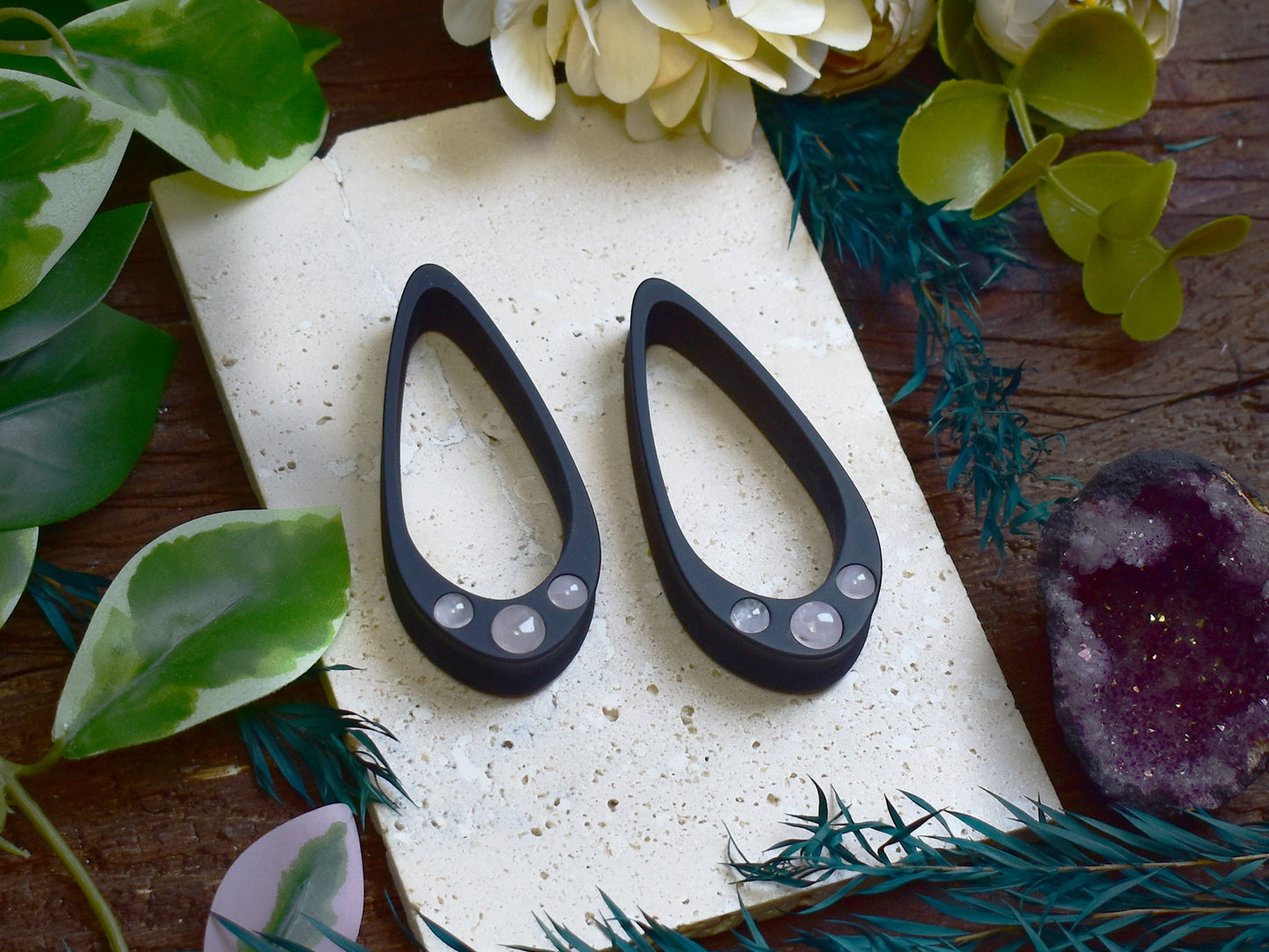 Long Teardrop Ear Plugs 25-100mm with Rose Quartz