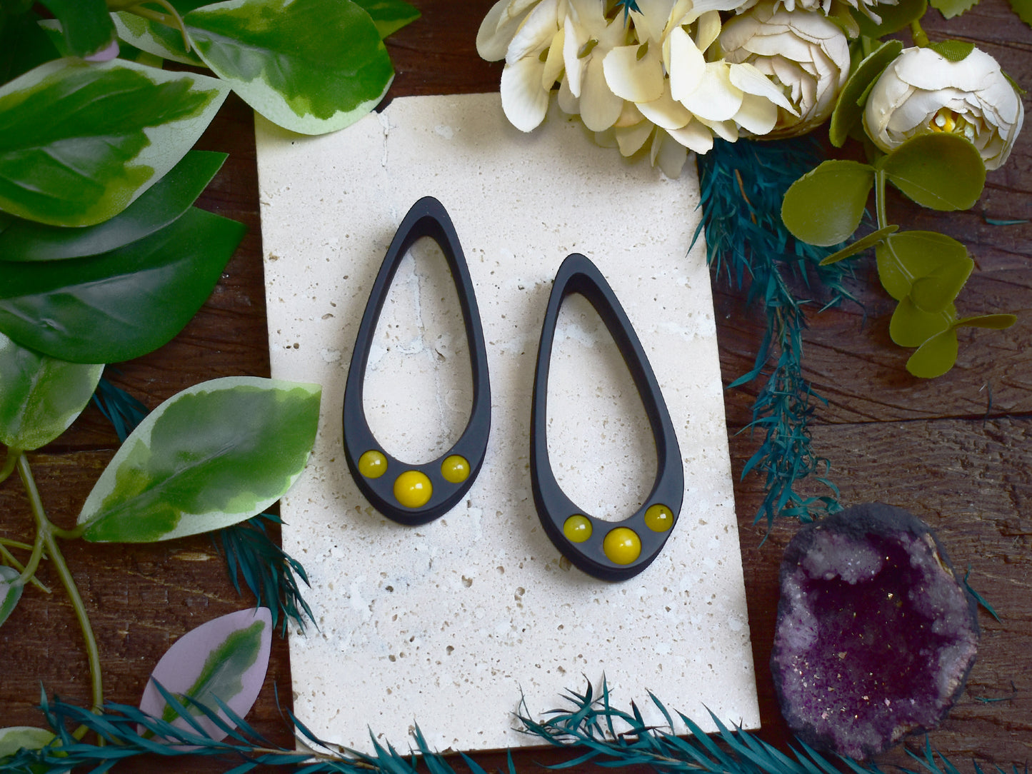 Long Teardrop Ear Plugs 25-100mm with Yellow Jade