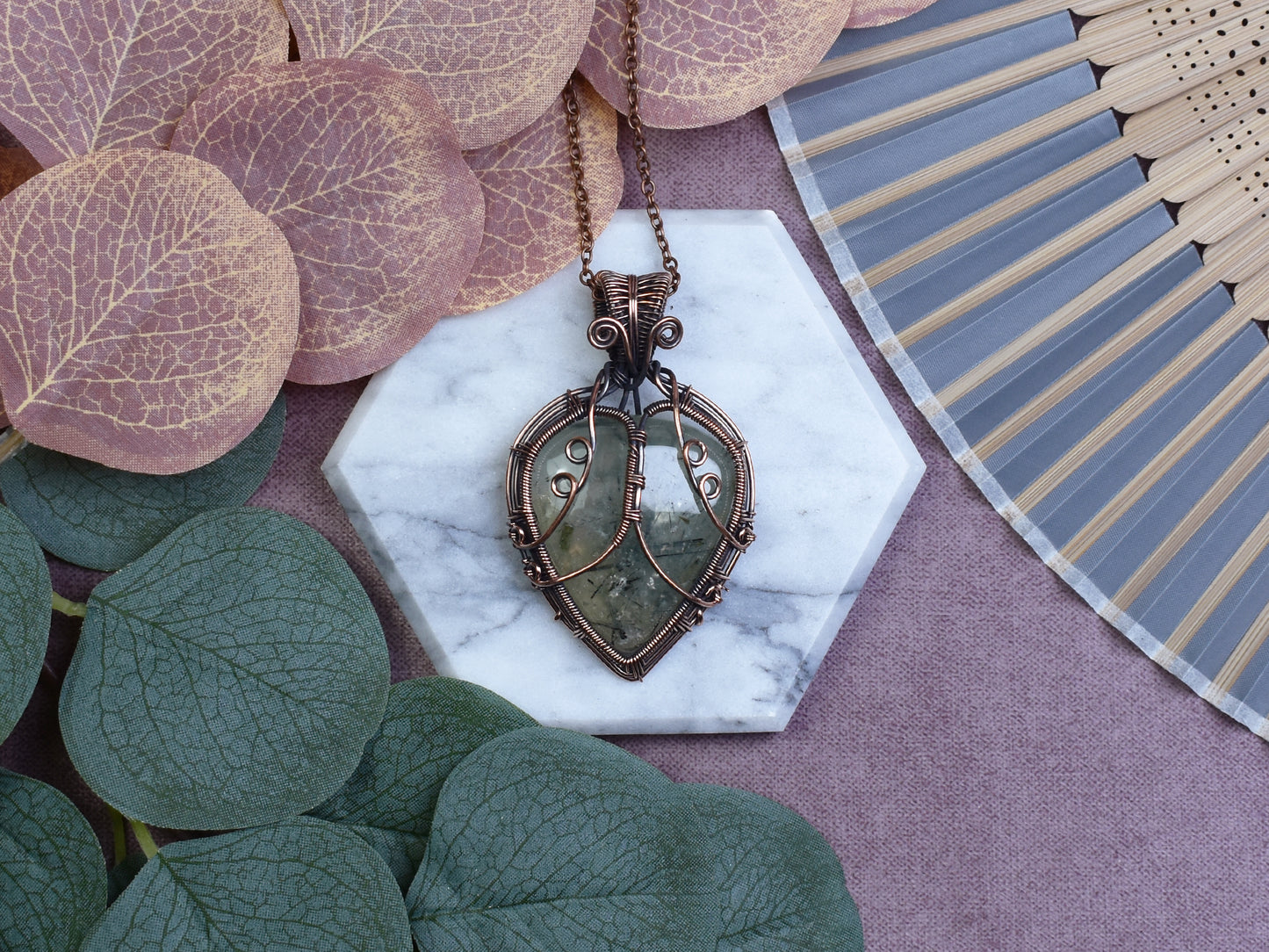 Miedziany Wisiorek Wire-Wrapping z Prehnitem