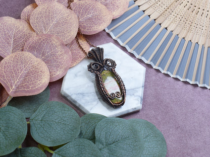Miedziany Wisiorek Wire-Wrapping z Unakitem