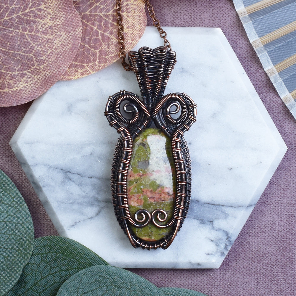 Miedziany Wisiorek Wire-Wrapping z Unakitem