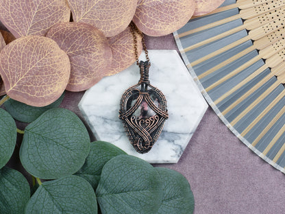 Miedziany Wisiorek Wire-Wrapping z Rodonitem