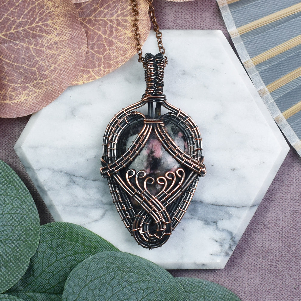 Miedziany Wisiorek Wire-Wrapping z Rodonitem
