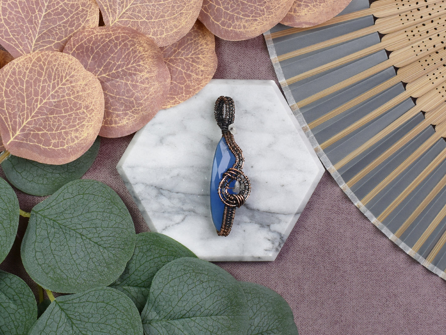 Miedziany Wisiorek Wire-Wrapping z Chalcedonem
