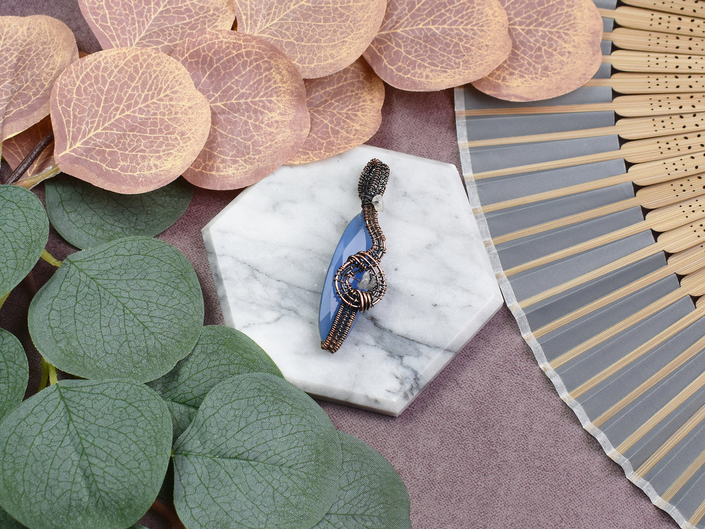 Miedziany Wisiorek Wire-Wrapping z Chalcedonem