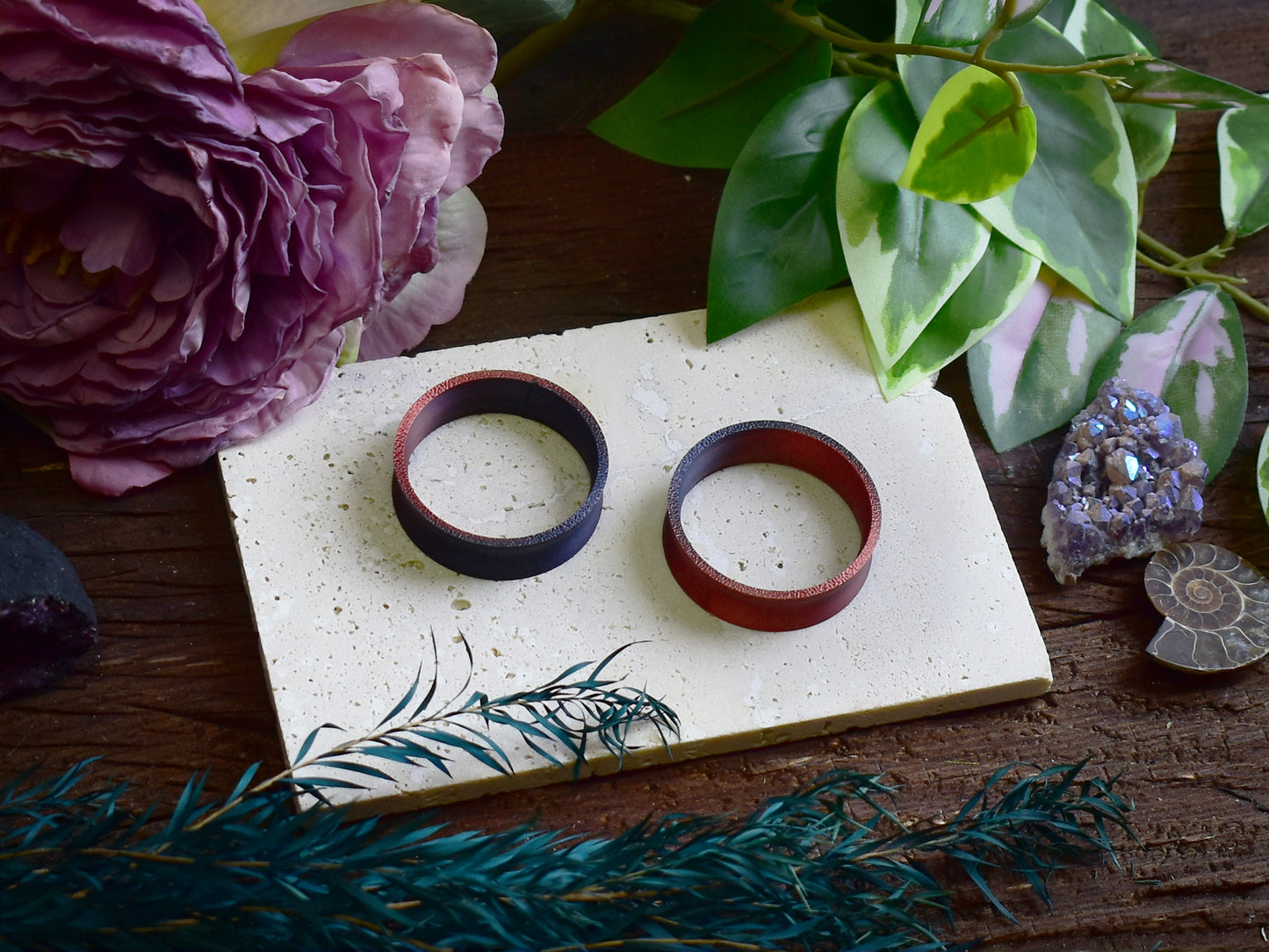 Tunele do uszu 10-100mm | Czarno-czerwone