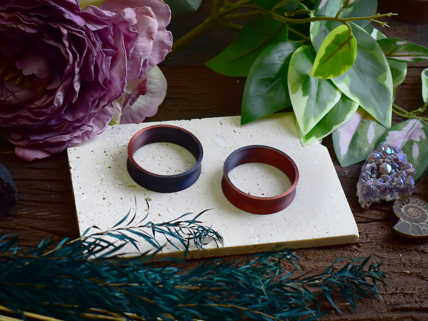 Tunele do uszu 10-100mm | Czarno-czerwone