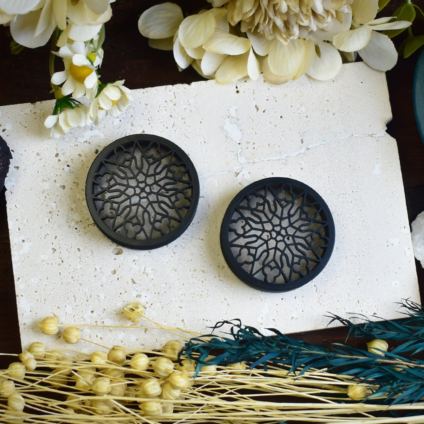 Ear Tunnels with Rosette | 14 Colors