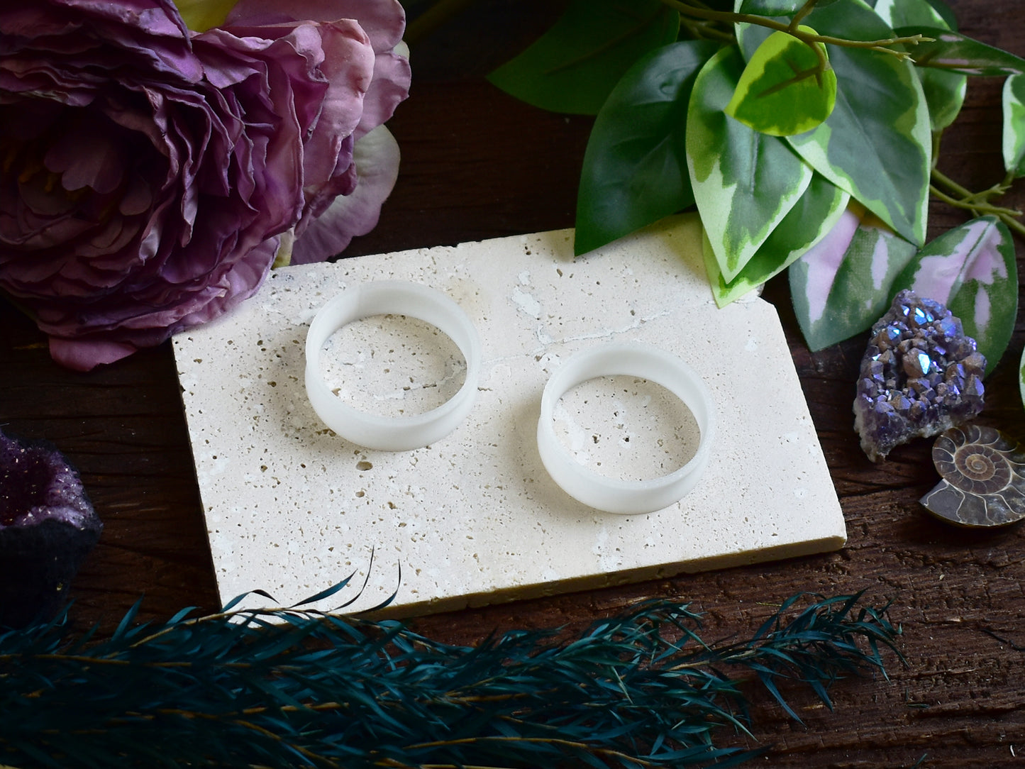 Tunele do uszu 10-100mm | Transparentne białe