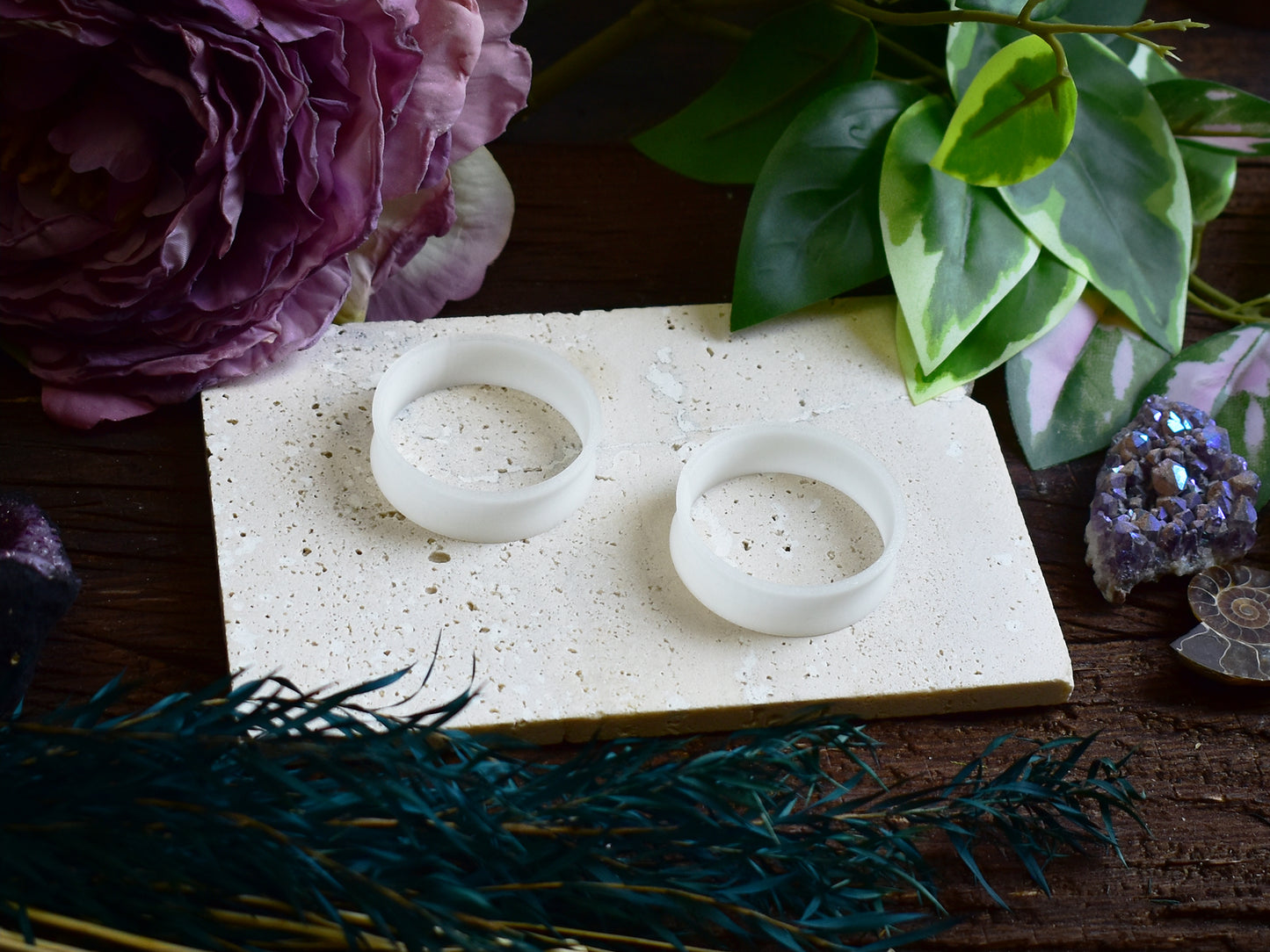 Tunele do uszu 10-100mm | Transparentne białe