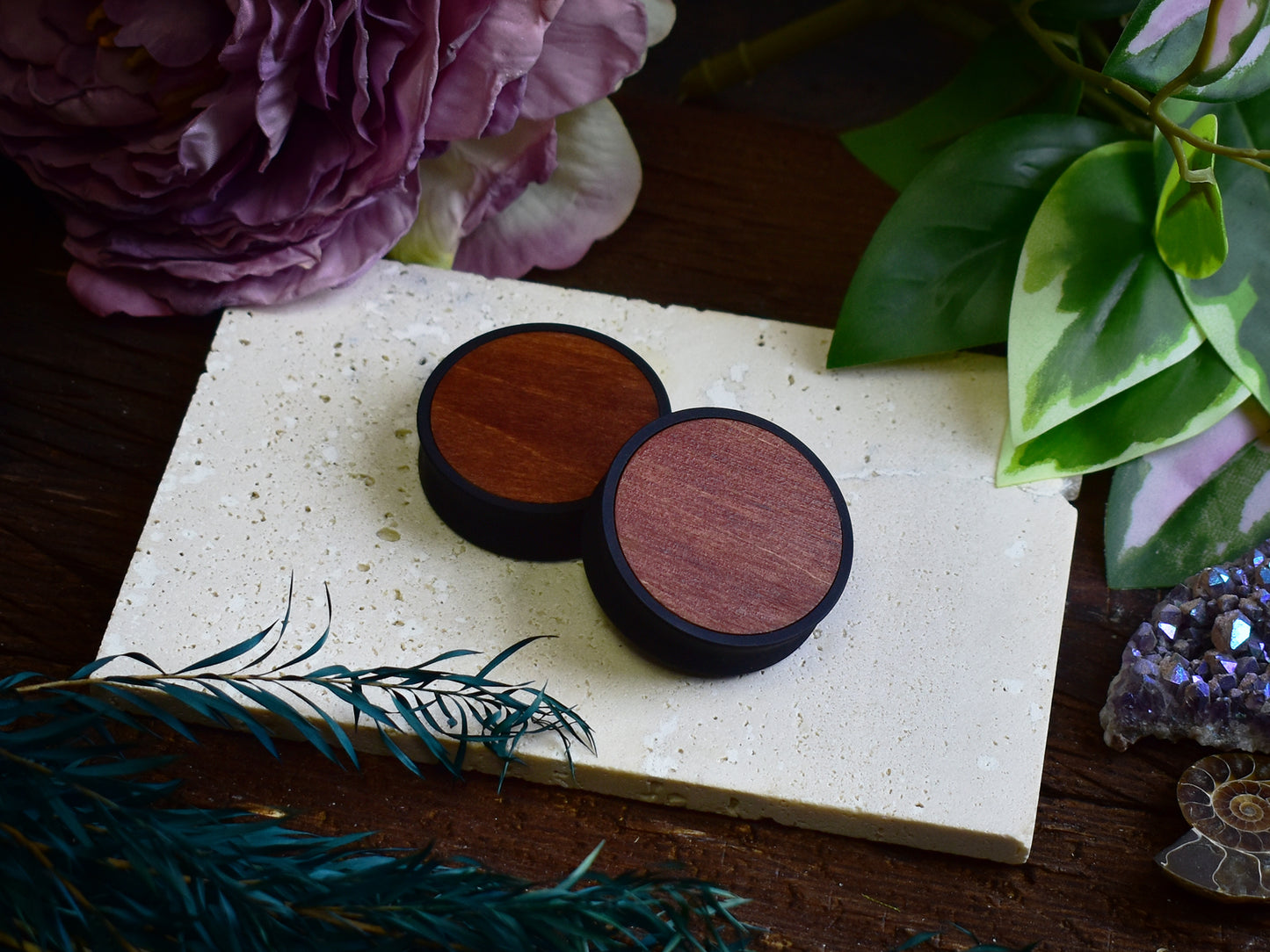 Túneles de oreja 10–100 mm con Relleno de Madera | Caoba Oscuro