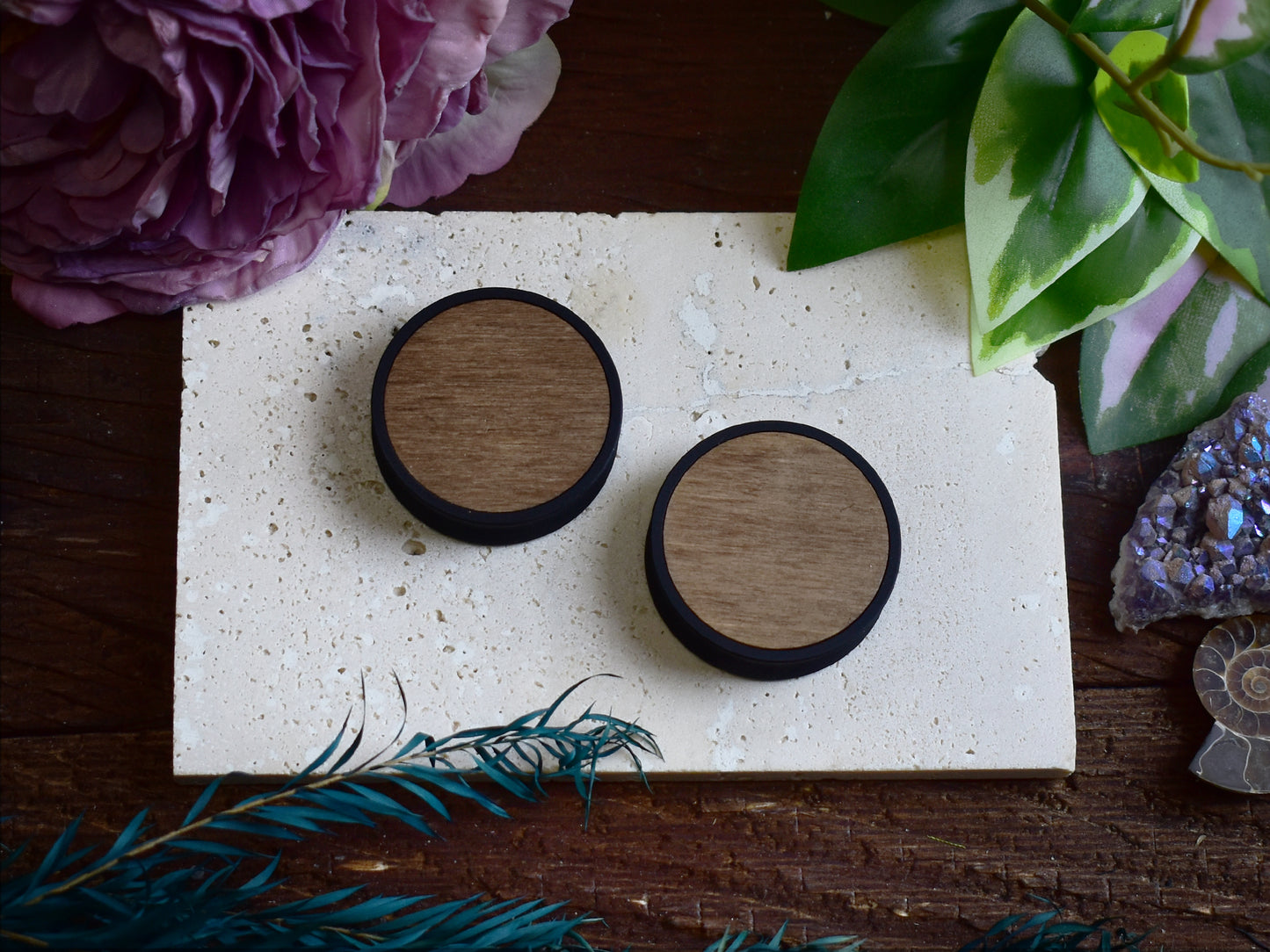 Túneles de oreja 10–100 mm con Relleno de Madera | Nogal