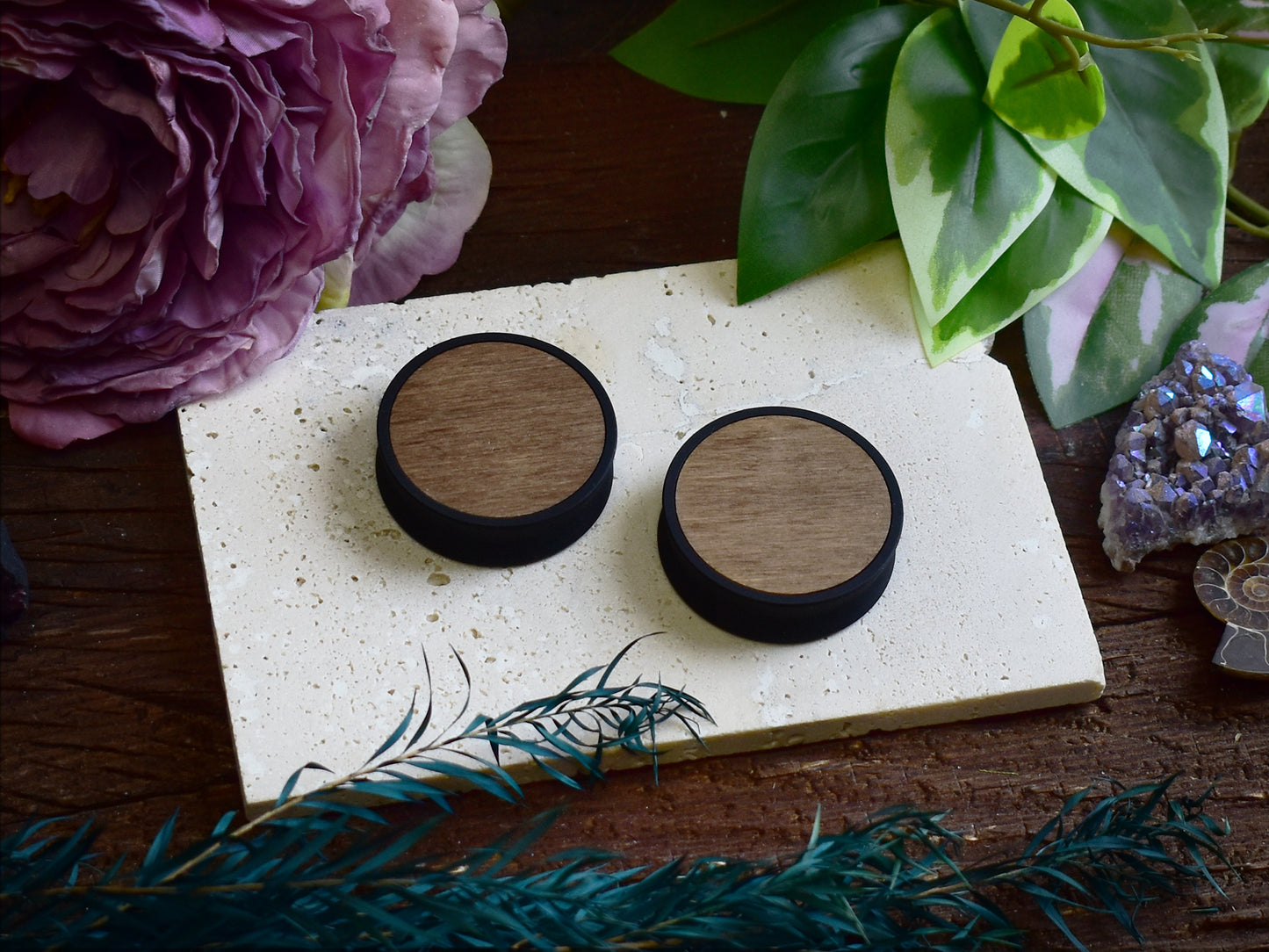 Túneles de oreja 10–100 mm con Relleno de Madera | Nogal