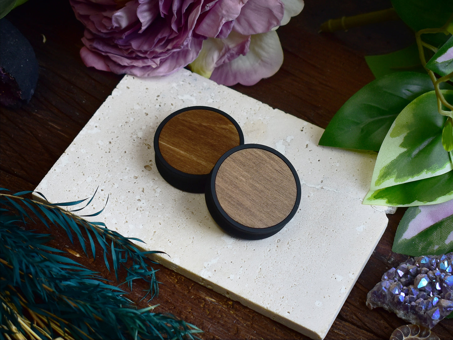 Túneles de oreja 10–100 mm con Relleno de Madera | Nogal Claro